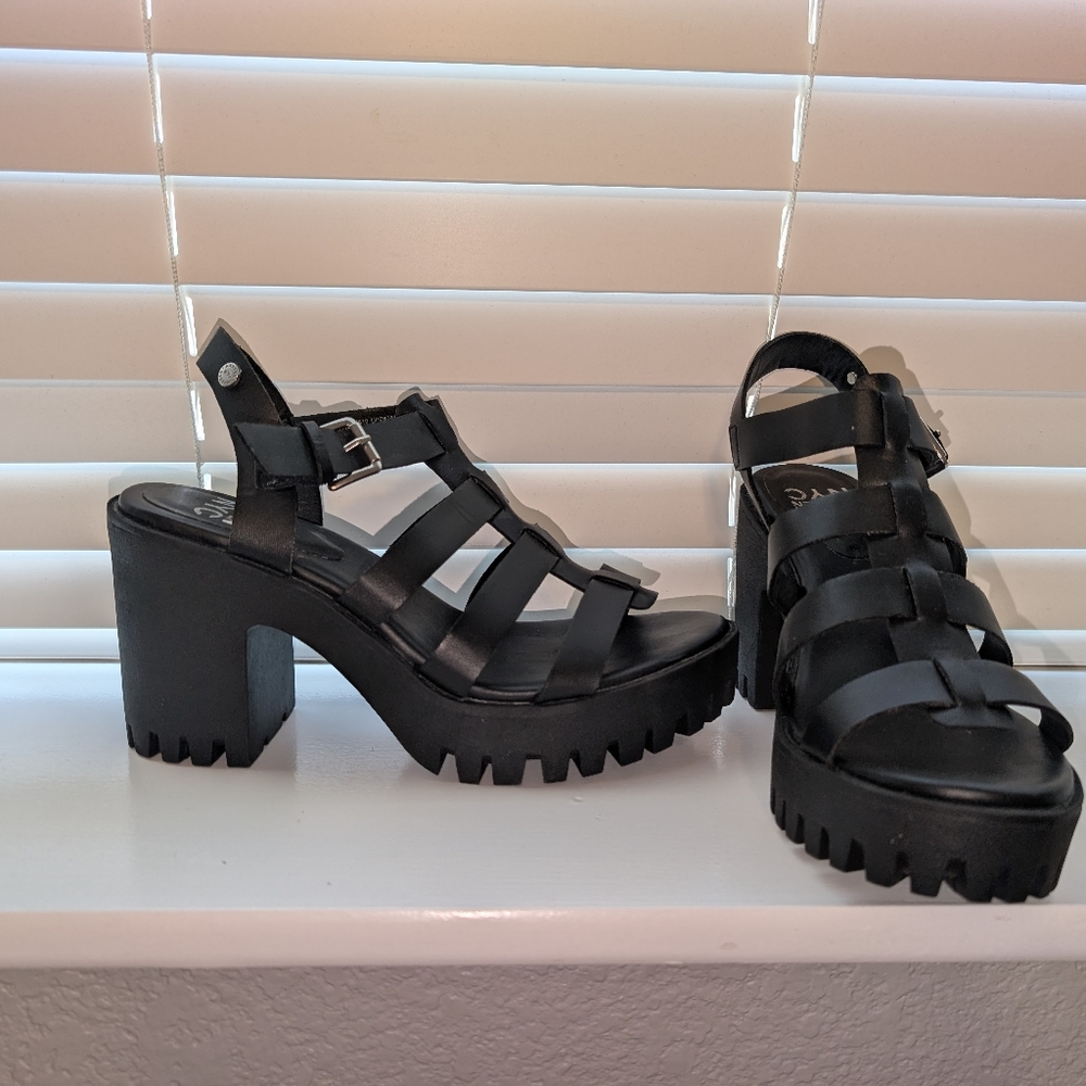 Madden NYC Black Strappy Platform Sandals